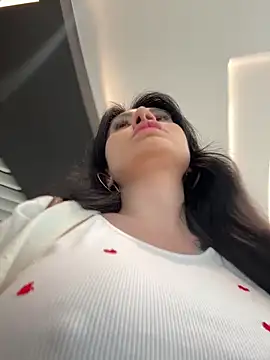 Wet  Bunny online show from May 5, 6:16 am