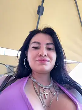 Snapshot of Wet__Bunny chatting on June 25, 6:18 am Wet Bunny online show from June 25, 6:18 am