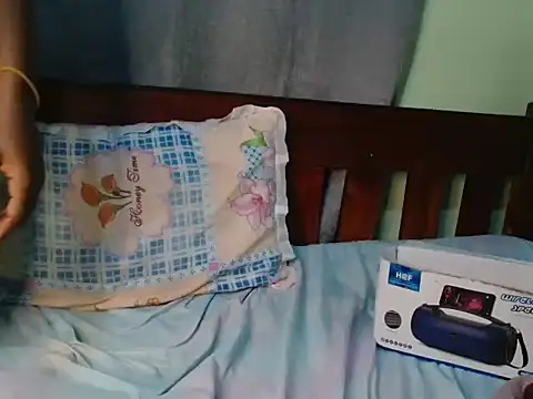 Snapshot of goddes_love chatting on September 10, 7:07 am goddes love online show from September 10, 7:07 am