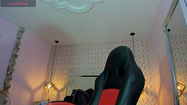 Snapshot of clarisKlein chatting on July 8, 12:06 pm clarisKlein online show from July 8, 12:06 pm