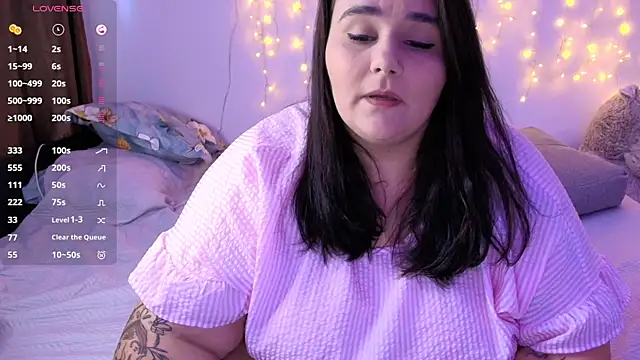 naughtykiss online show from June 3, 9:54 am