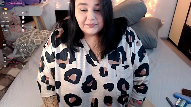 naughtykiss online show from October 25, 5:50 am