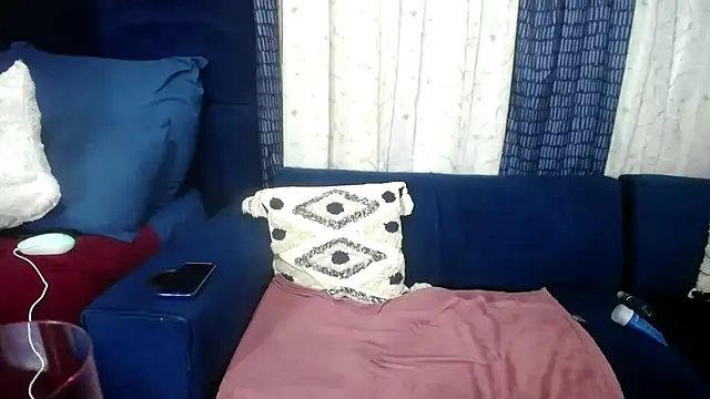 Snapshot of crystalbxx chatting on March 14, 9:32 pm crystalbxx online show from March 14, 9:32 pm
