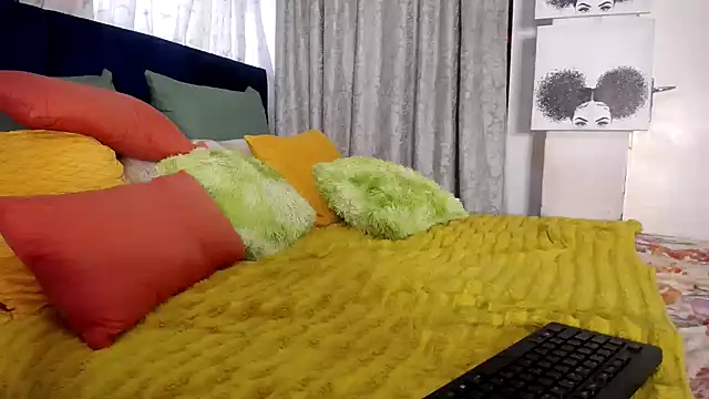 Snapshot of crystalbxx chatting on October 27, 3:57 pm crystalbxx online show from October 27, 3:57 pm