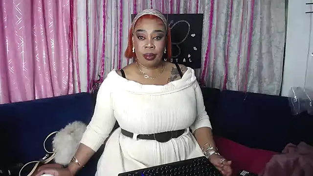 crystalbxx online show from April 4, 12:50 am