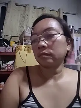Snapshot of asianwet4u chatting on March 18, 2:17 pm asianwet4u online show from March 18, 2:17 pm
