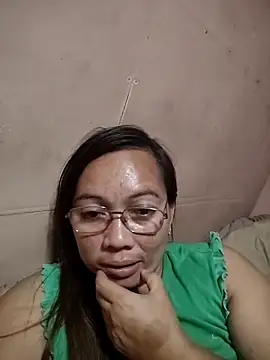 Snapshot of asianwet4u chatting on March 15, 6:32 pm asianwet4u online show from March 15, 6:32 pm