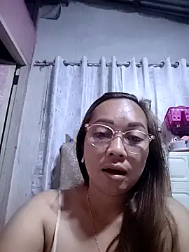 Snapshot of asianwet4u chatting on October 8, 8:42 pm asianwet4u online show from October 8, 8:42 pm
