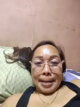 Snapshot of asianwet4u chatting on September 11, 1:33 pm asianwet4u online show from September 11, 1:33 pm