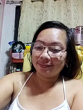 Snapshot of asianwet4u chatting on March 6, 8:37 pm asianwet4u online show from March 6, 8:37 pm