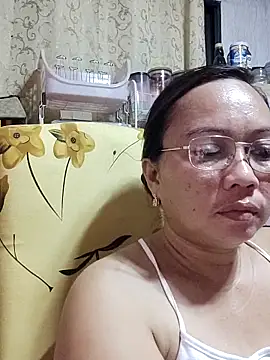 Snapshot of asianwet4u chatting on March 6, 9:58 am asianwet4u online show from March 6, 9:58 am
