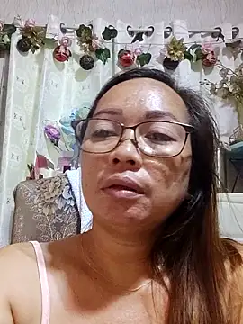 Snapshot of asianwet4u chatting on June 13, 8:12 am asianwet4u online show from June 13, 8:12 am