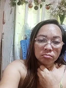Snapshot of asianwet4u chatting on July 19, 4:21 am asianwet4u online show from July 19, 4:21 am
