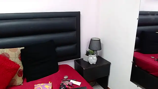 sensual nataliee online show from November 27, 1:44 pm