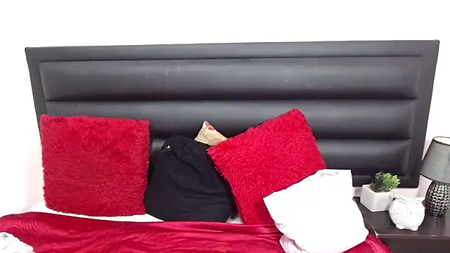 sensual nataliee online show from November 7, 3:38 pm