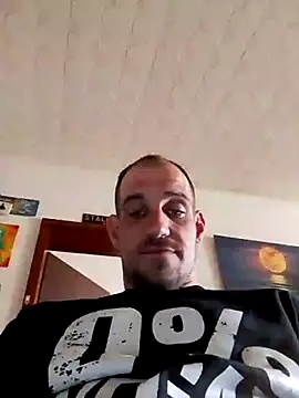 Codymc89 online show from April 17, 1:58 pm