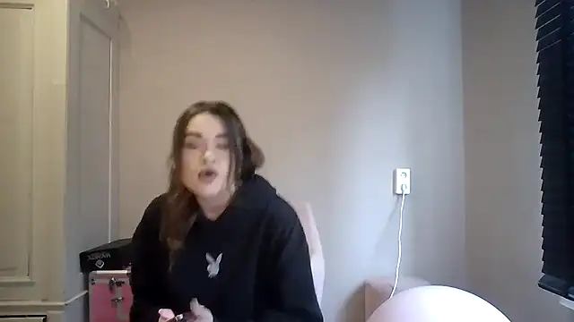 avajade online show from November 25, 10:59 am