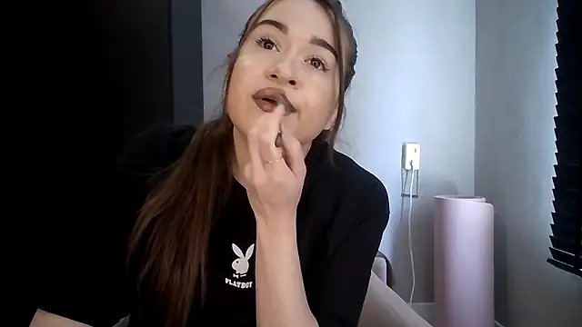 avajade online show from March 27, 11:11 am