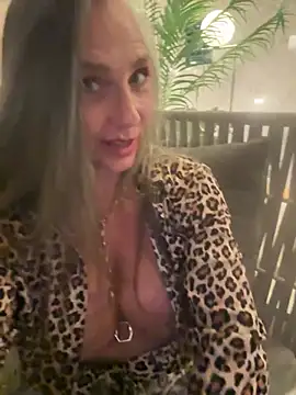 Snapshot of Alimela chatting on July 11, 11:38 pm Alimela online show from July 11, 11:38 pm