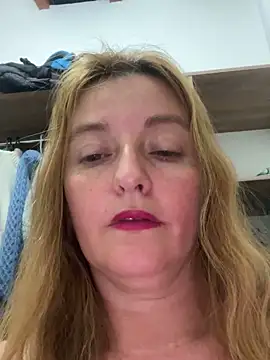 Snapshot of moniquerainx chatting on March 5, 2:46 am moniquerainx online show from March 5, 2:46 am