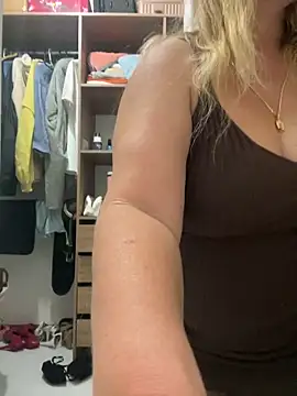 moniquerainx online show from June 16, 12:43 am