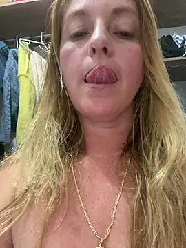moniquerainx online show from July 3, 4:19 am