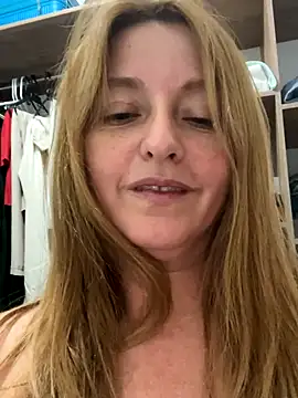 Snapshot of moniquerainx chatting on October 7, 3:40 am moniquerainx online show from October 7, 3:40 am