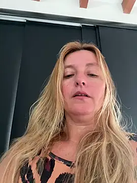 moniquerainx online show from April 9, 3:07 pm