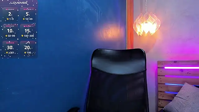 Snapshot of niky_doll_ chatting on November 15, 1:37 pm niky doll online show from November 15, 1:37 pm