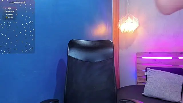 niky doll  online show from December 5, 1:32 pm