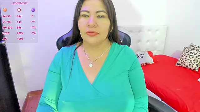 Snapshot of esmeralda_milf chatting on November 10, 6:24 pm esmeralda milf online show from November 10, 6:24 pm