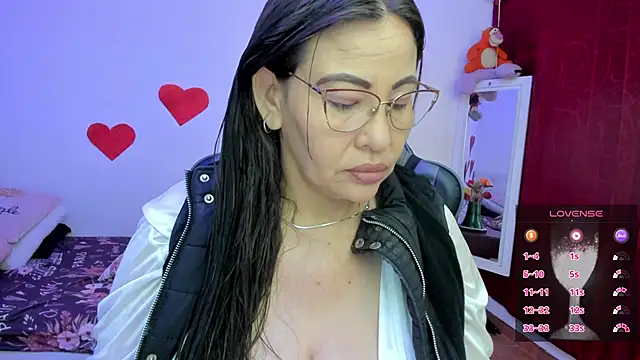 esmeralda milf online show from February 9, 2:26 pm