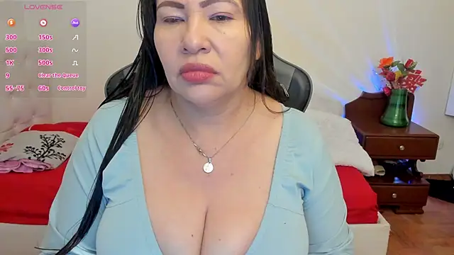 Snapshot of esmeralda_milf chatting on November 6, 6:23 pm esmeralda milf online show from November 6, 6:23 pm