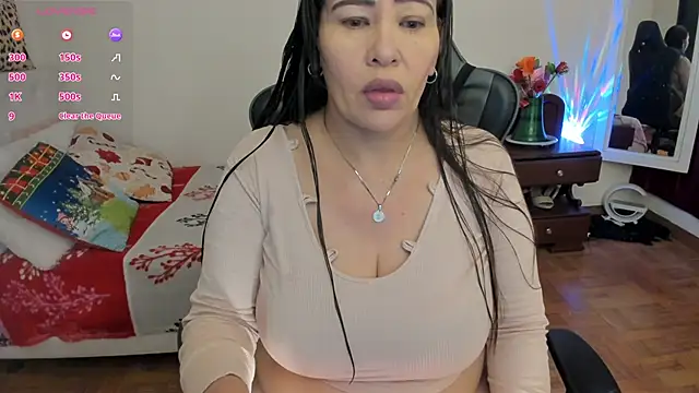 esmeralda milf online show from December 16, 7:29 pm