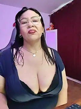 esmeralda milf online show from June 20, 8:36 pm