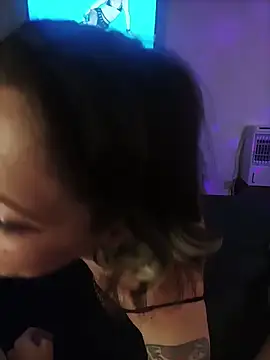 Snapshot of Rabit_Snake chatting on February 17, 3:37 am Rabit Snake online show from February 17, 3:37 am