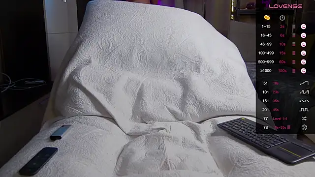 Snapshot of Chrisx_X chatting on February 4, 5:45 pm Chrisx X online show from February 4, 5:45 pm