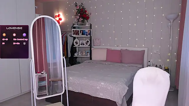 JuliaVilnet online show from October 28, 5:08 am