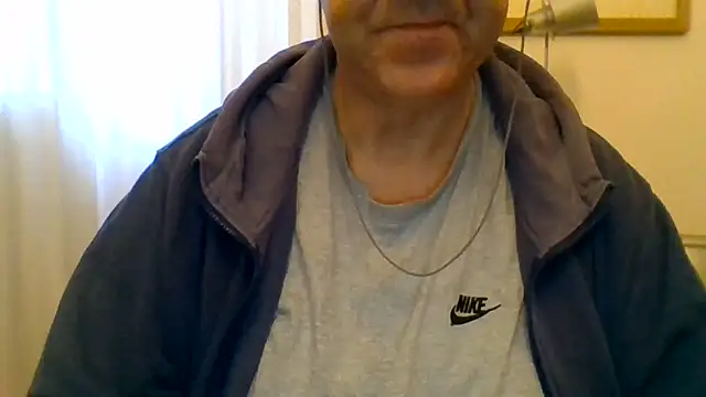 Snapshot of ANONIMO7735 chatting on May 25, 5:07 am ANONIMO7735 online show from May 25, 5:07 am