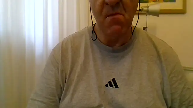 Snapshot of ANONIMO7735 chatting on May 15, 5:05 am ANONIMO7735 online show from May 15, 5:05 am