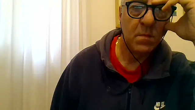 Snapshot of ANONIMO7735 chatting on May 10, 4:27 am ANONIMO7735 online show from May 10, 4:27 am