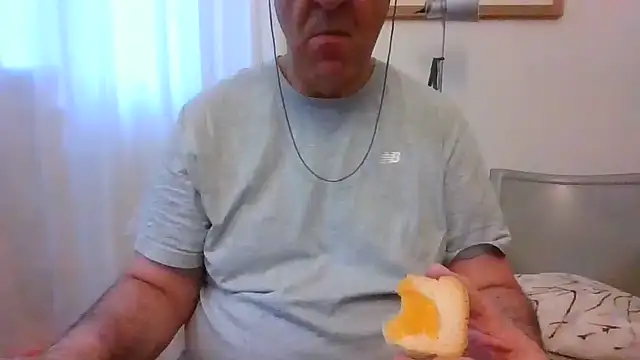 Snapshot of ANONIMO7735 chatting on June 6, 4:07 am ANONIMO7735 online show from June 6, 4:07 am