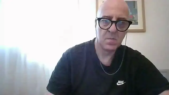 Snapshot of ANONIMO7735 chatting on June 18, 10:09 am ANONIMO7735 online show from June 18, 10:09 am