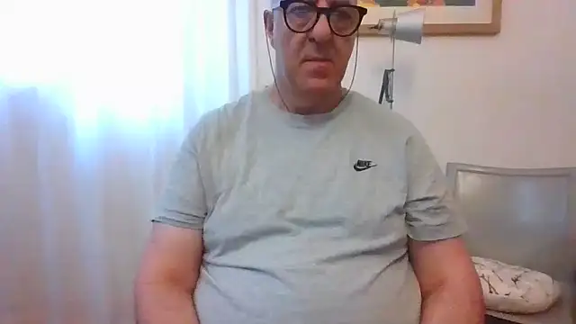 Snapshot of ANONIMO7735 chatting on June 26, 5:13 am ANONIMO7735 online show from June 26, 5:13 am