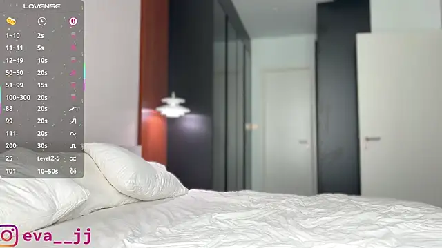 Eva JJ online show from December 20, 3:20 am