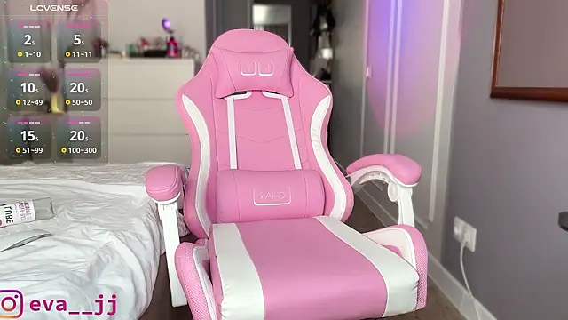 Eva JJ online show from March 2, 5:08 am