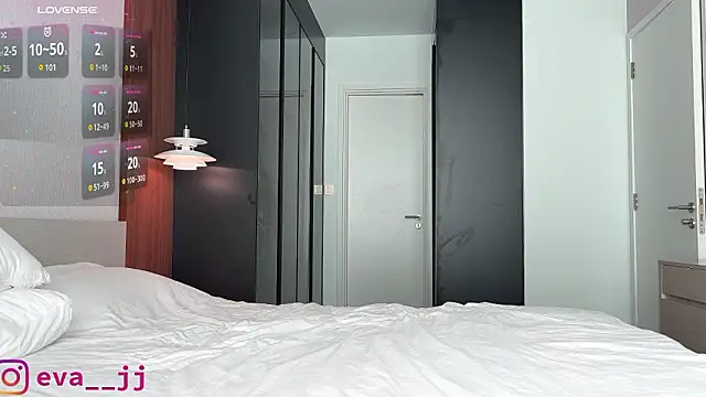 Eva JJ online show from February 14, 2:45 am