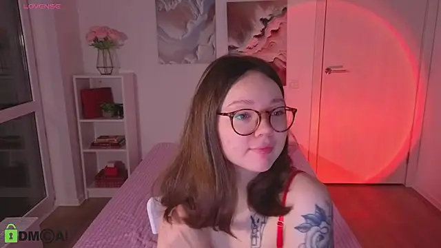 MilenaSaint online show from November 3, 4:28 am