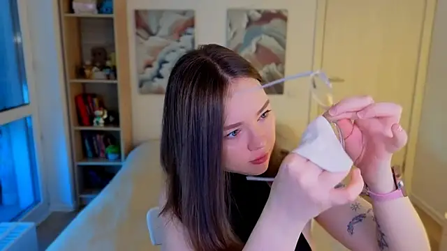 MilenaSaint online show from May 8, 3:54 am