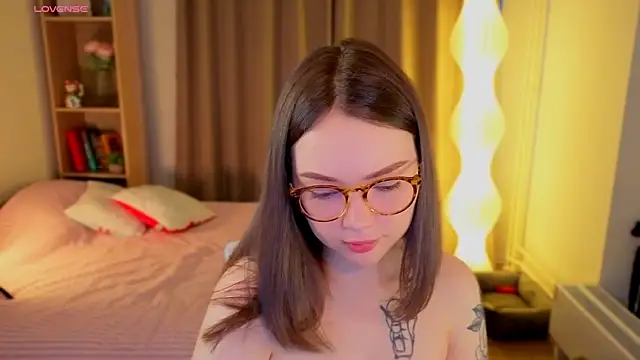 MilenaSaint online show from March 25, 4:01 am